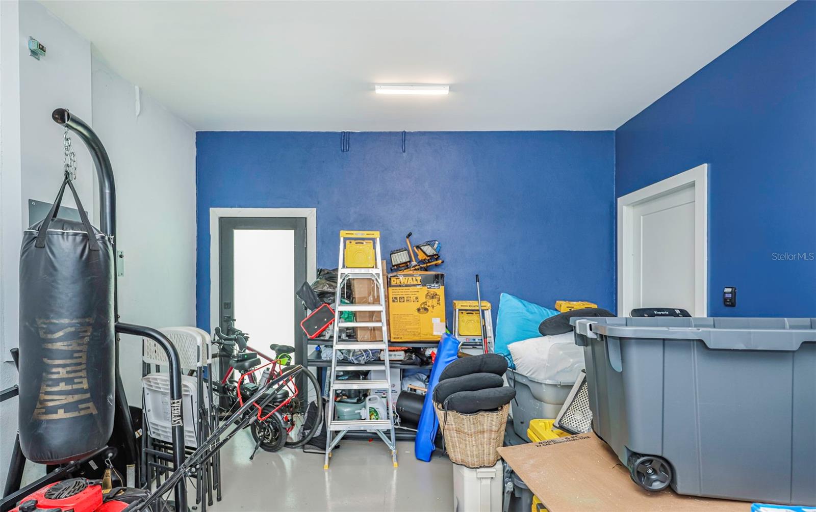 2635 WOODRING DR — photo 46