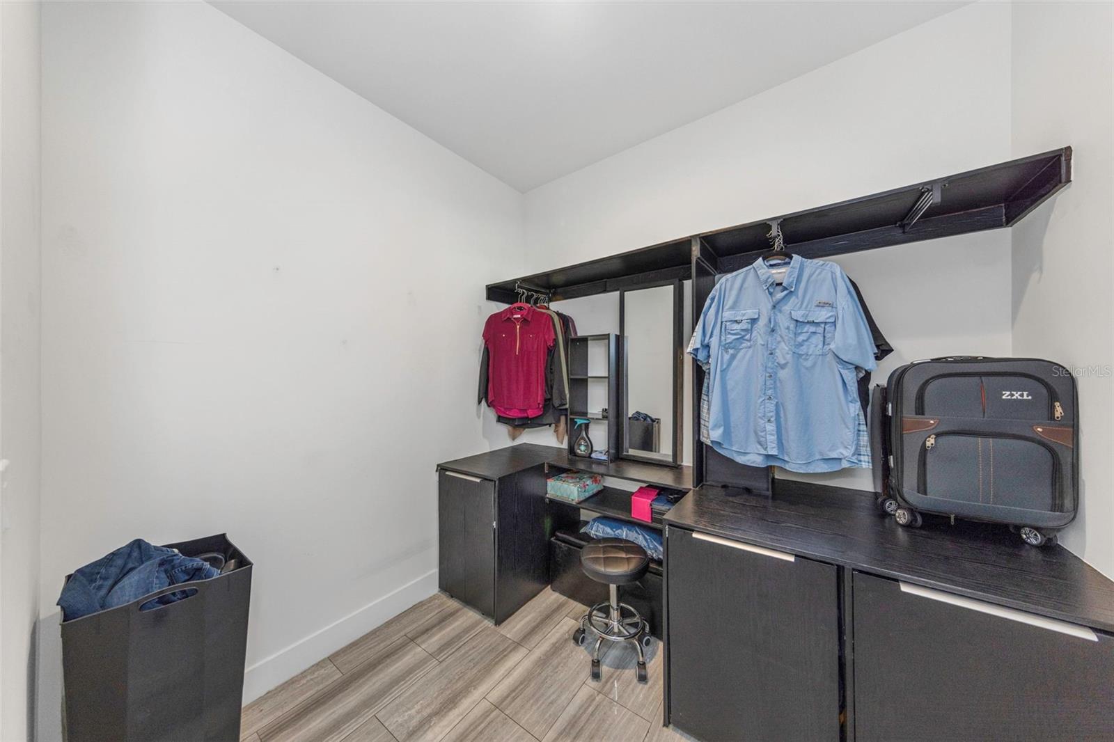 2635 WOODRING DR — photo 31