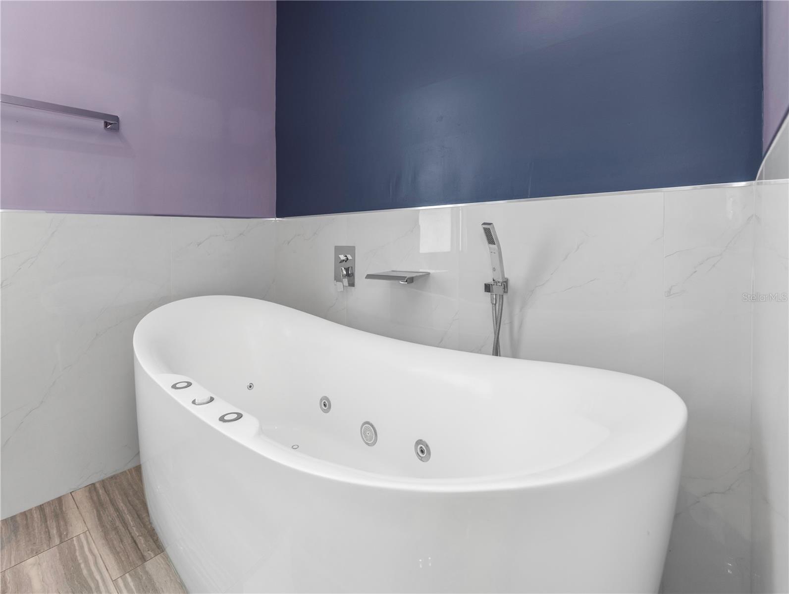 2635 WOODRING DR — photo 29