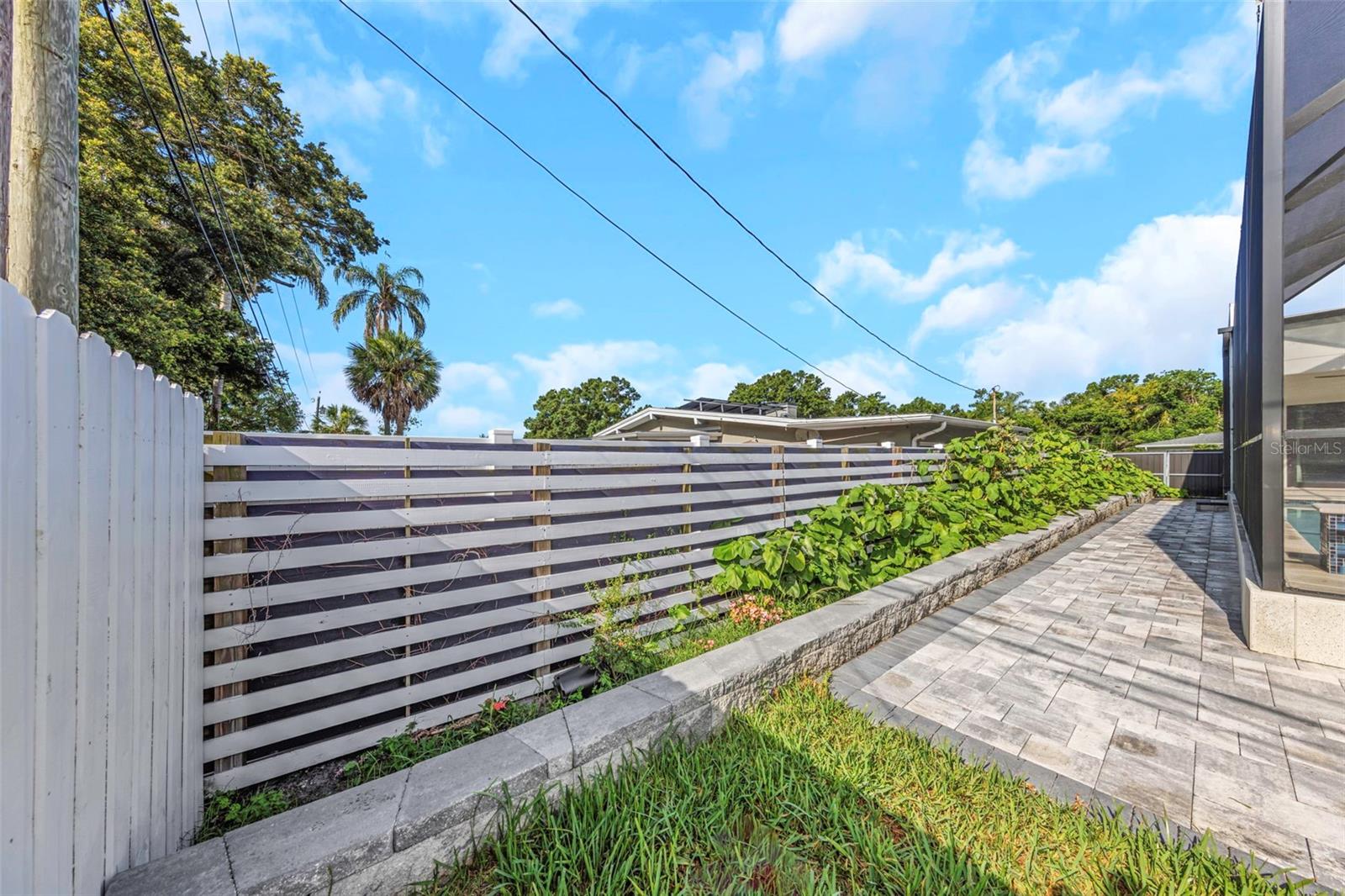 2635 WOODRING DR — photo 40