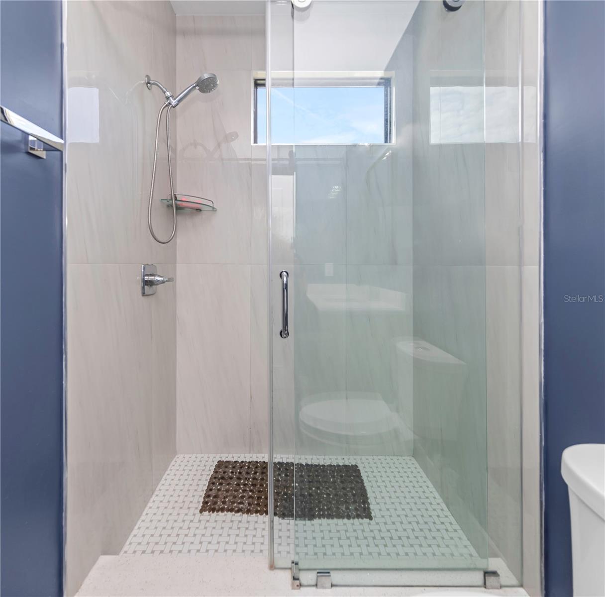 2635 WOODRING DR — photo 54