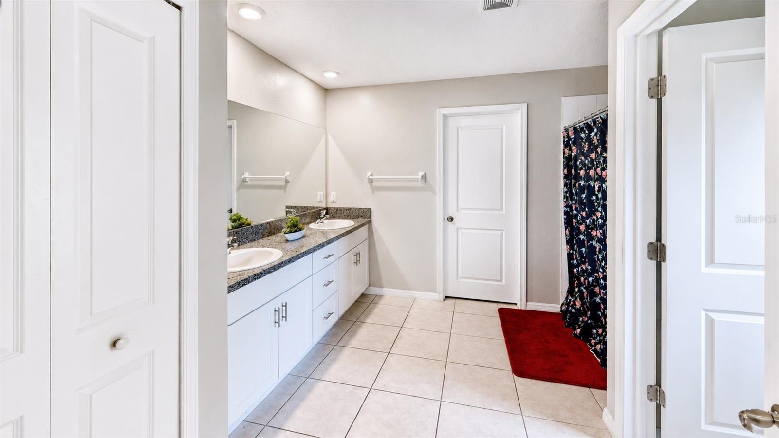 3537 N MARYLAND AVE — photo 10