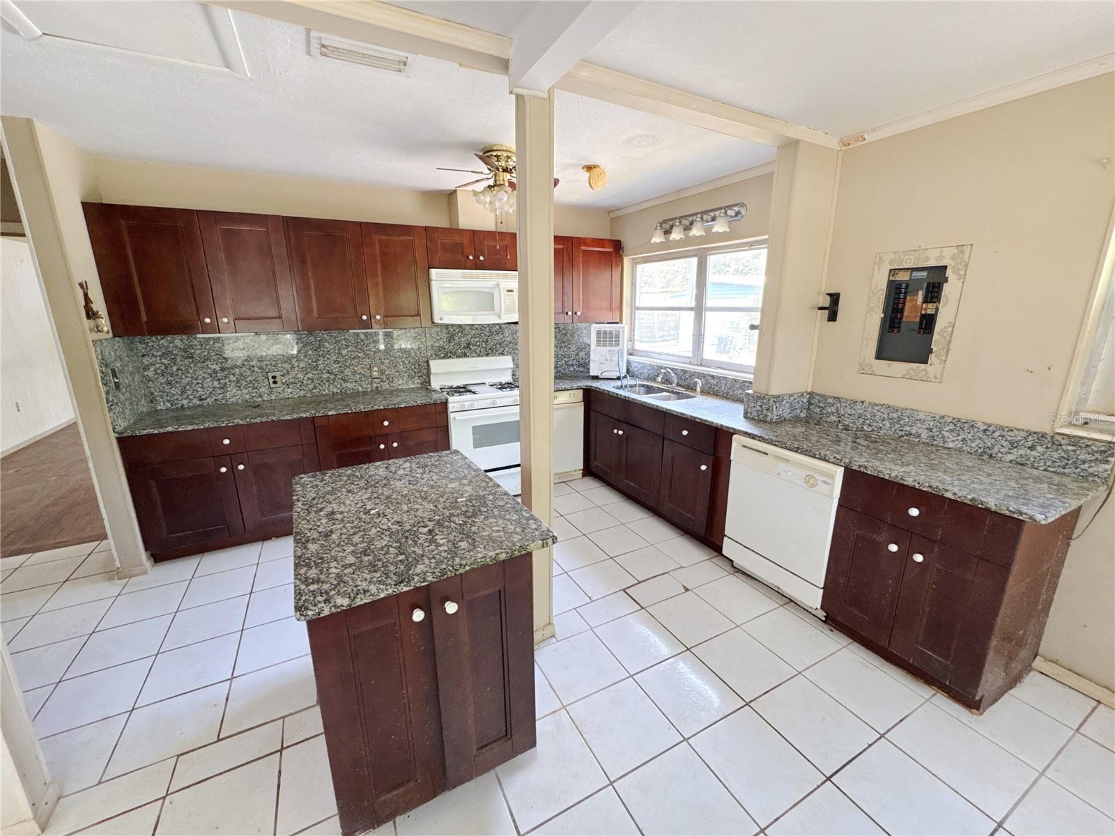 4103 BRAZILNUT AVE — photo 4