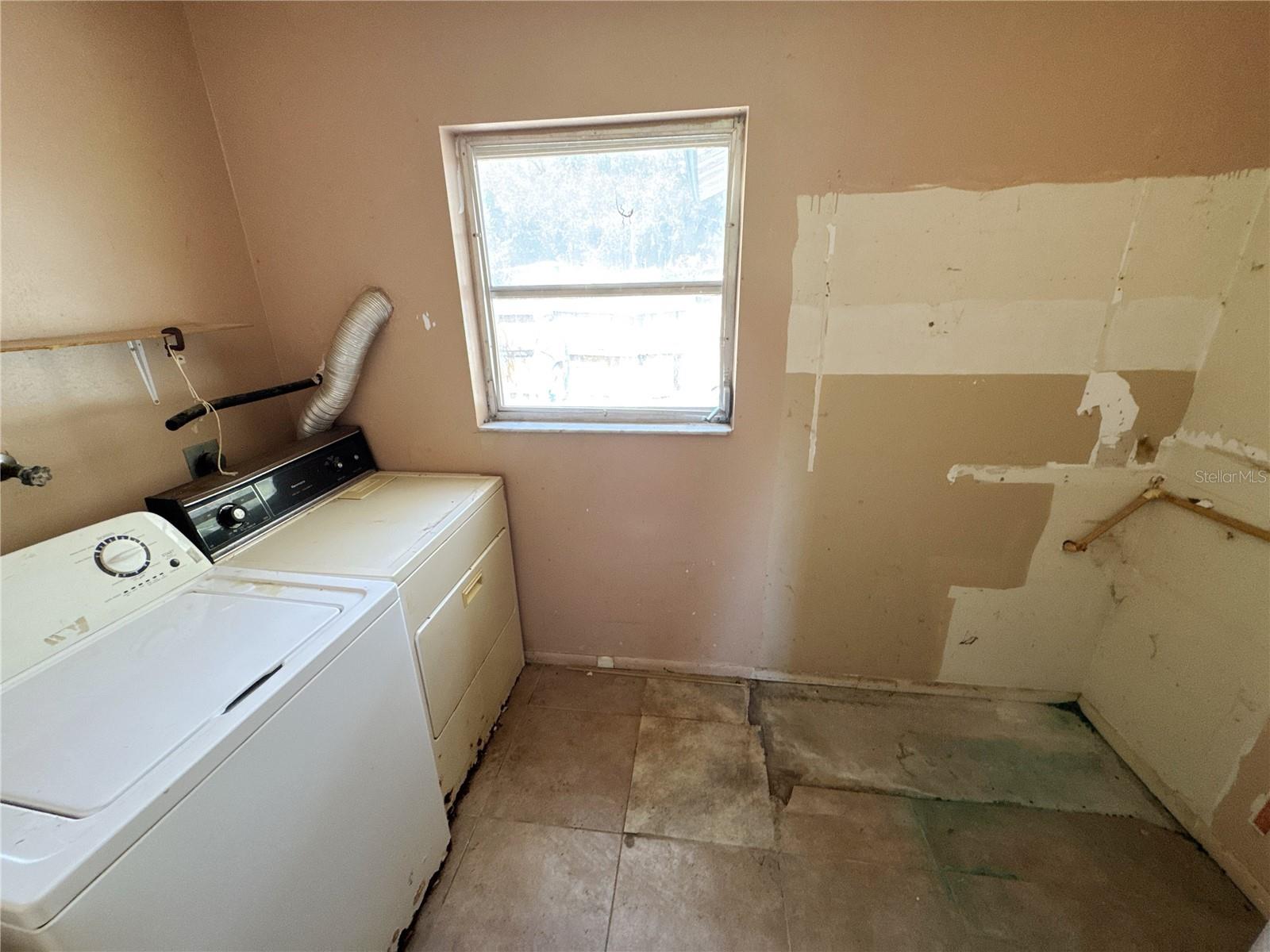 4103 BRAZILNUT AVE — photo 10