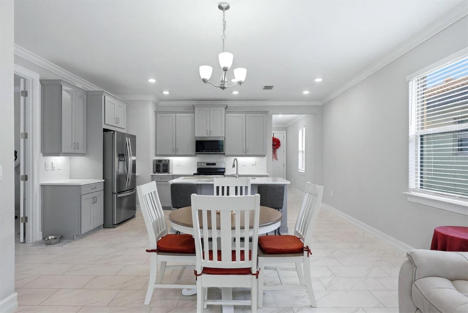 113 MOSCATA WAY — photo 3