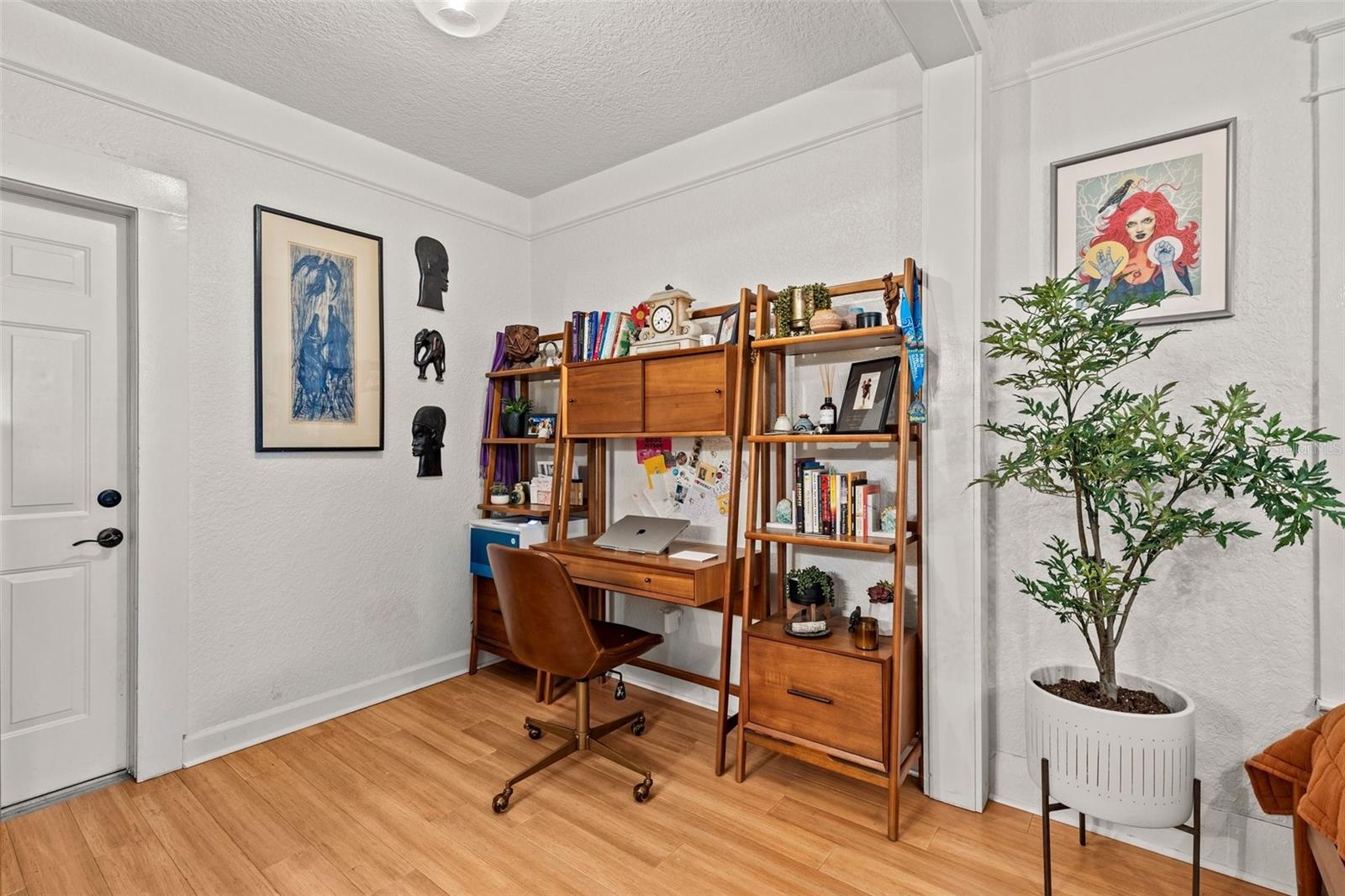 211 S ALBANY AVE — photo 19