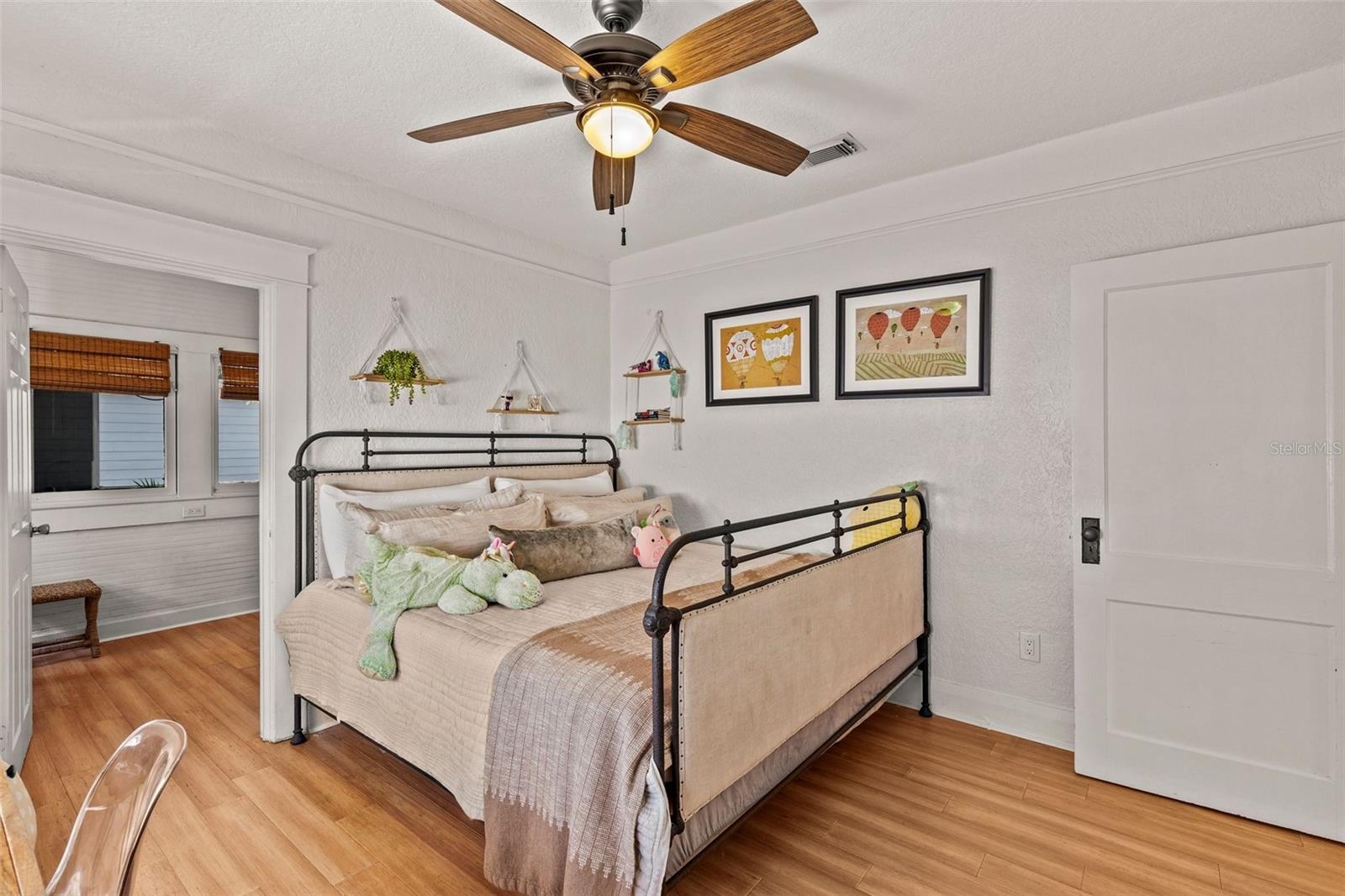 211 S ALBANY AVE — photo 24