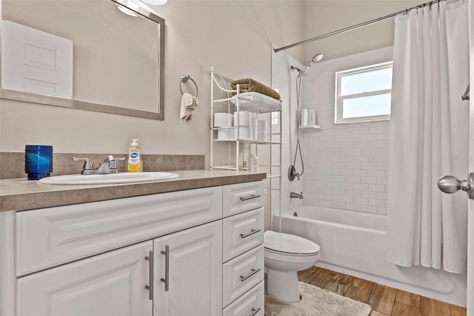 211 S ALBANY AVE — photo 44
