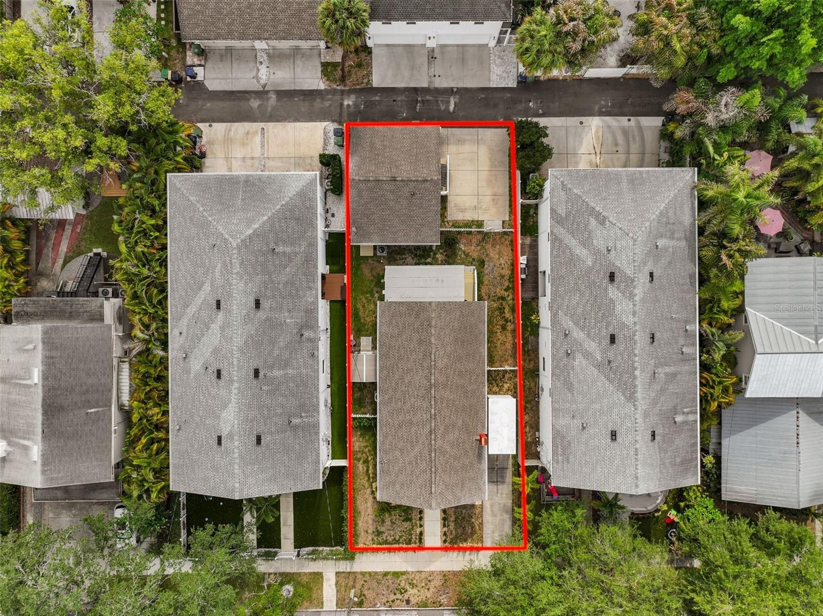 211 S ALBANY AVE — photo 46