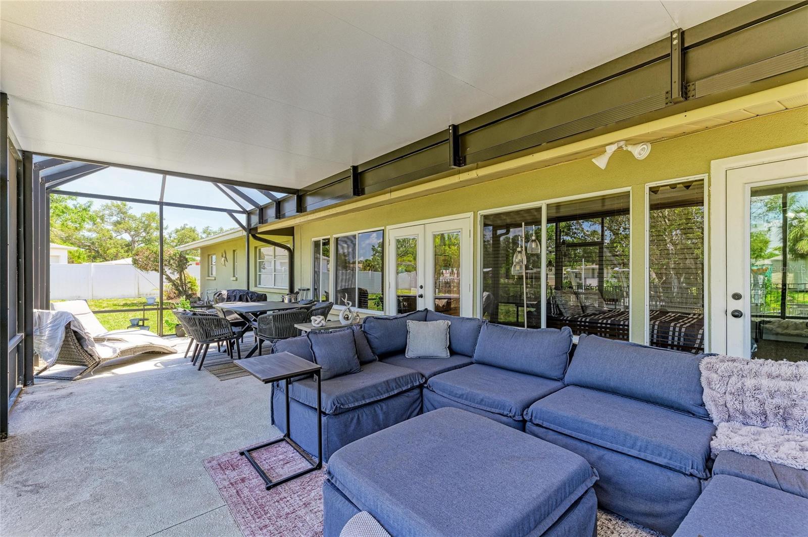 302 DONA DR — photo 35