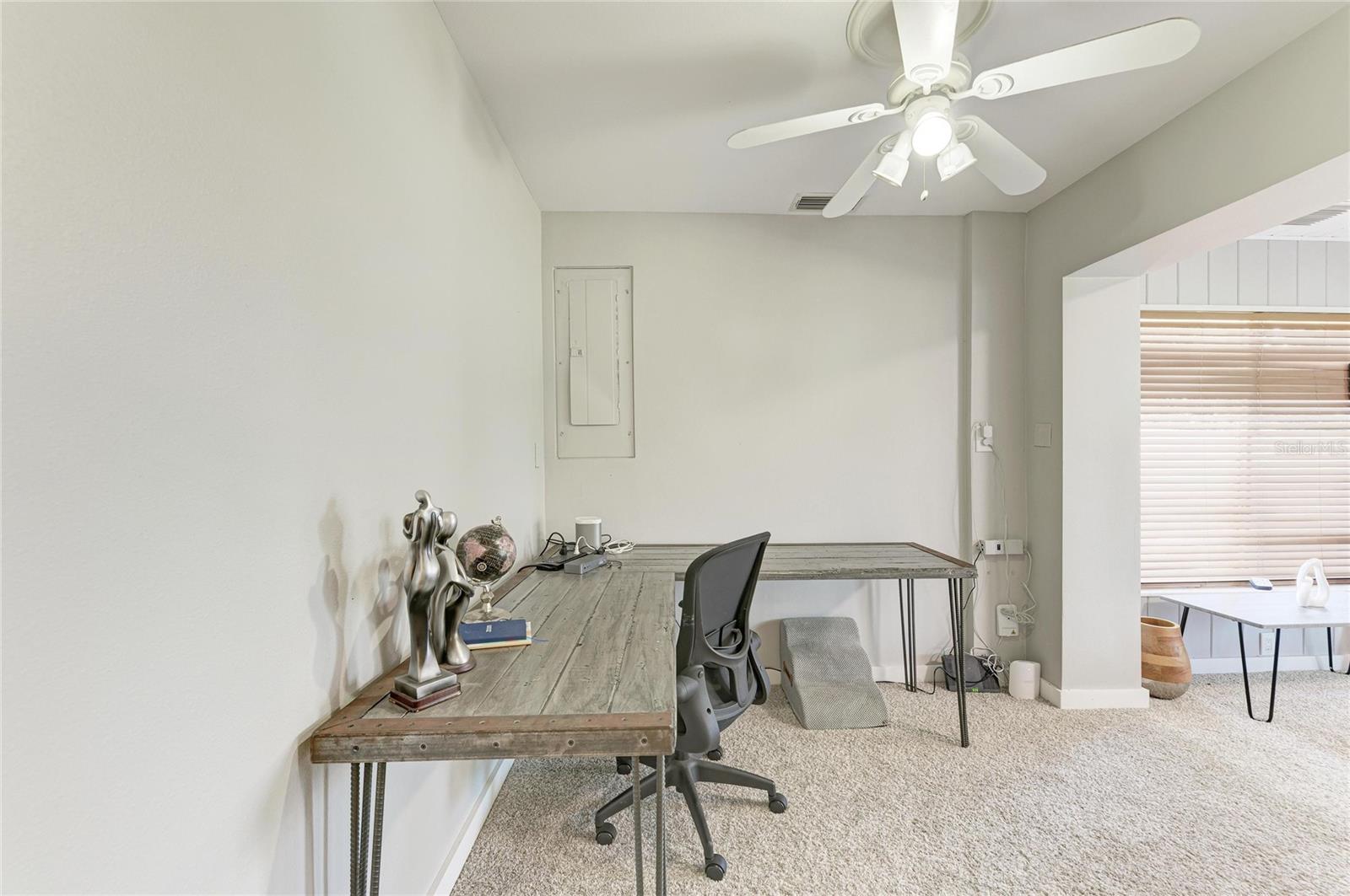 302 DONA DR — photo 58