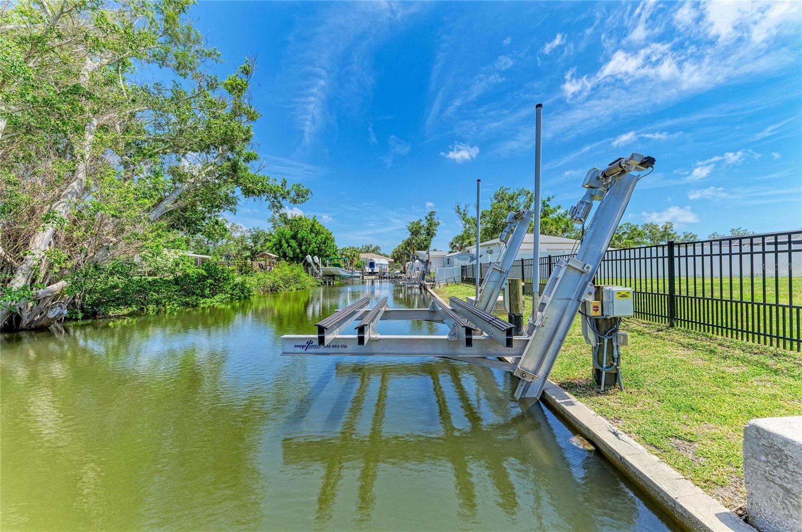 302 DONA DR — photo 42
