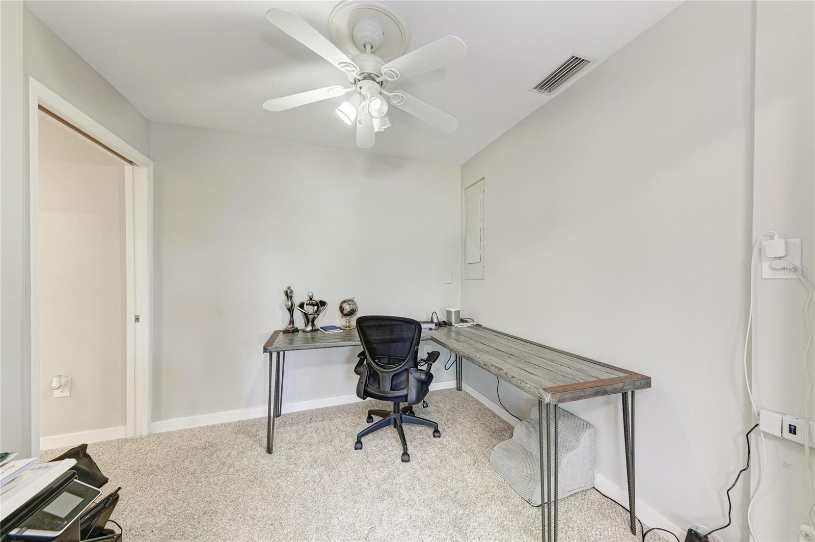 302 DONA DR — photo 57