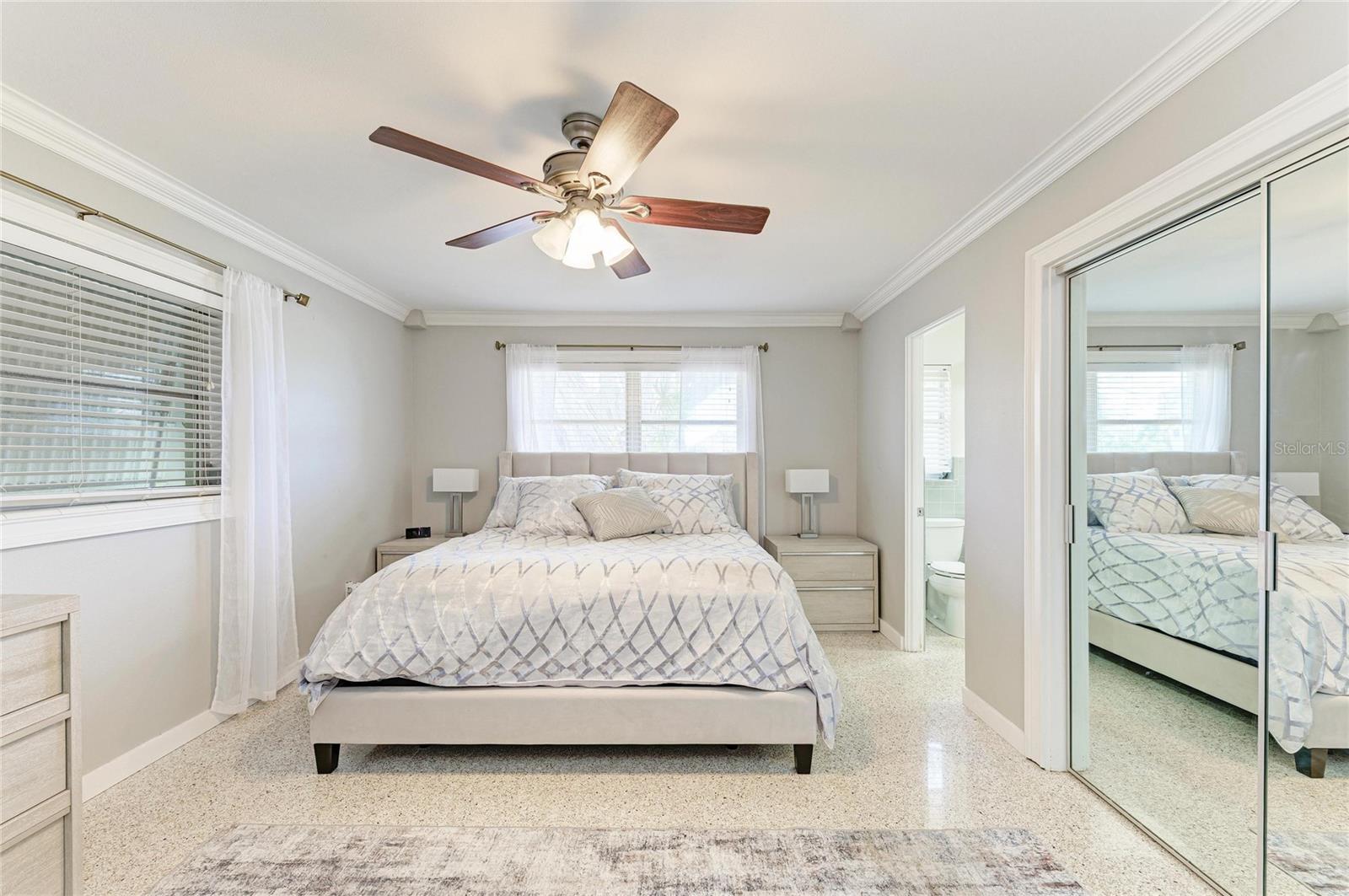 302 DONA DR — photo 48