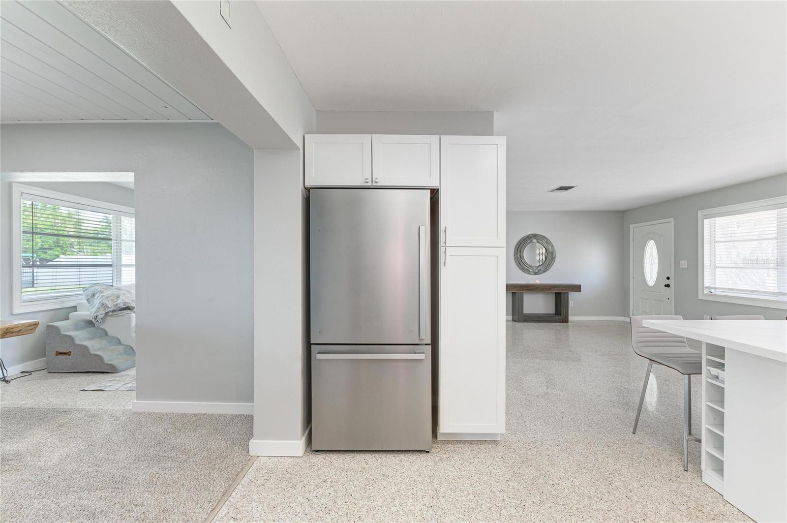 302 DONA DR — photo 28