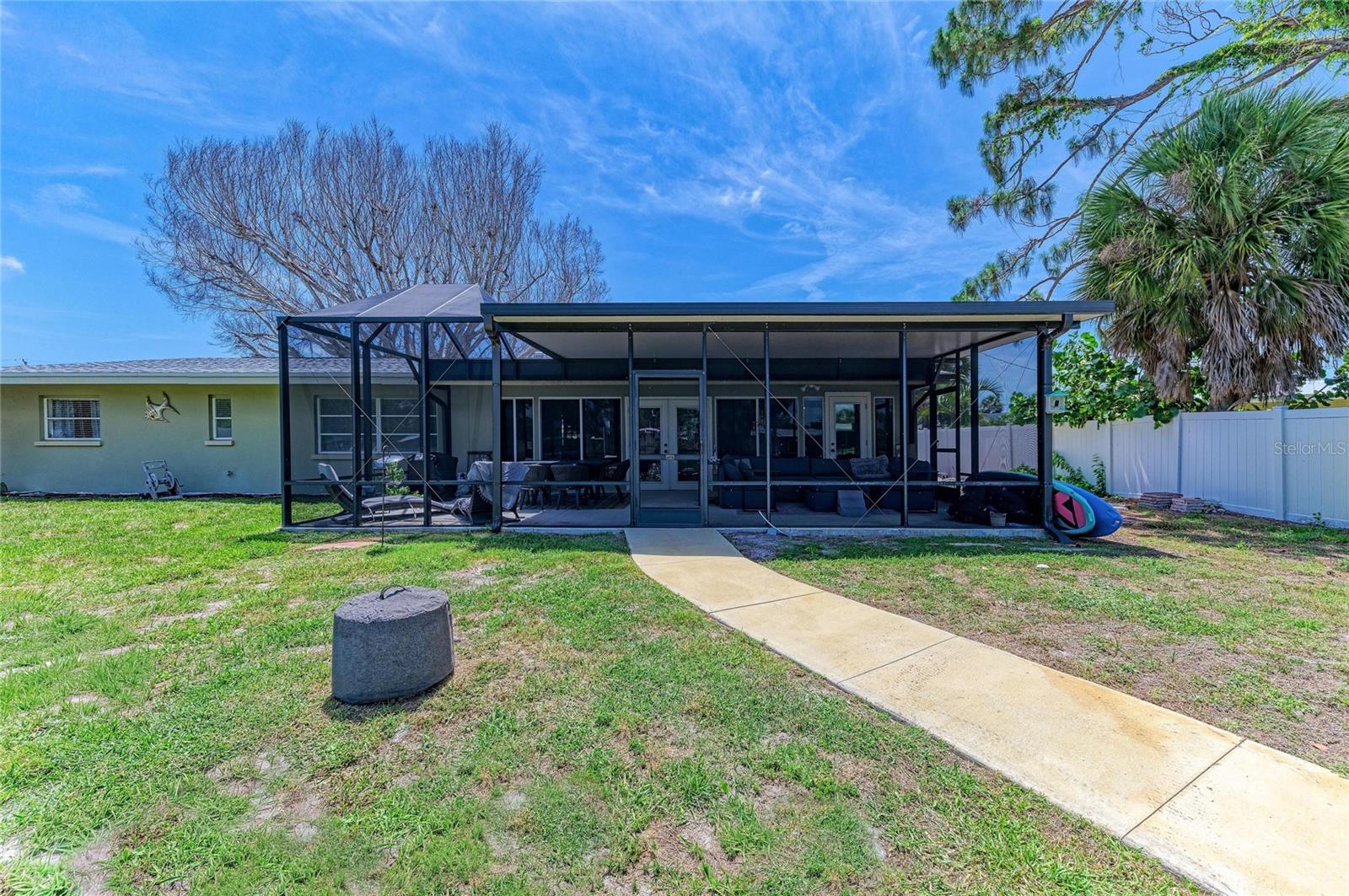 302 DONA DR — photo 44