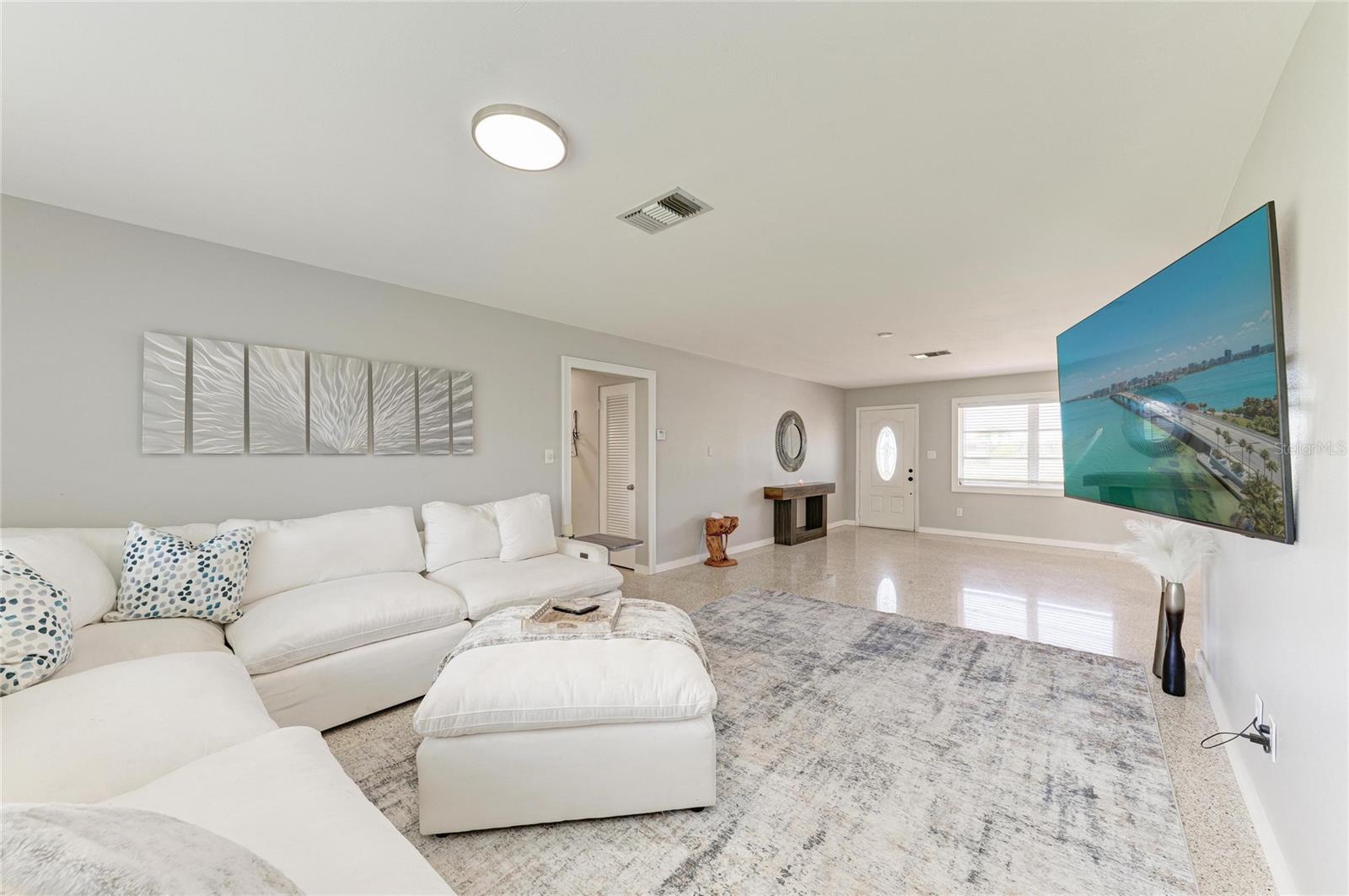 302 DONA DR — photo 23