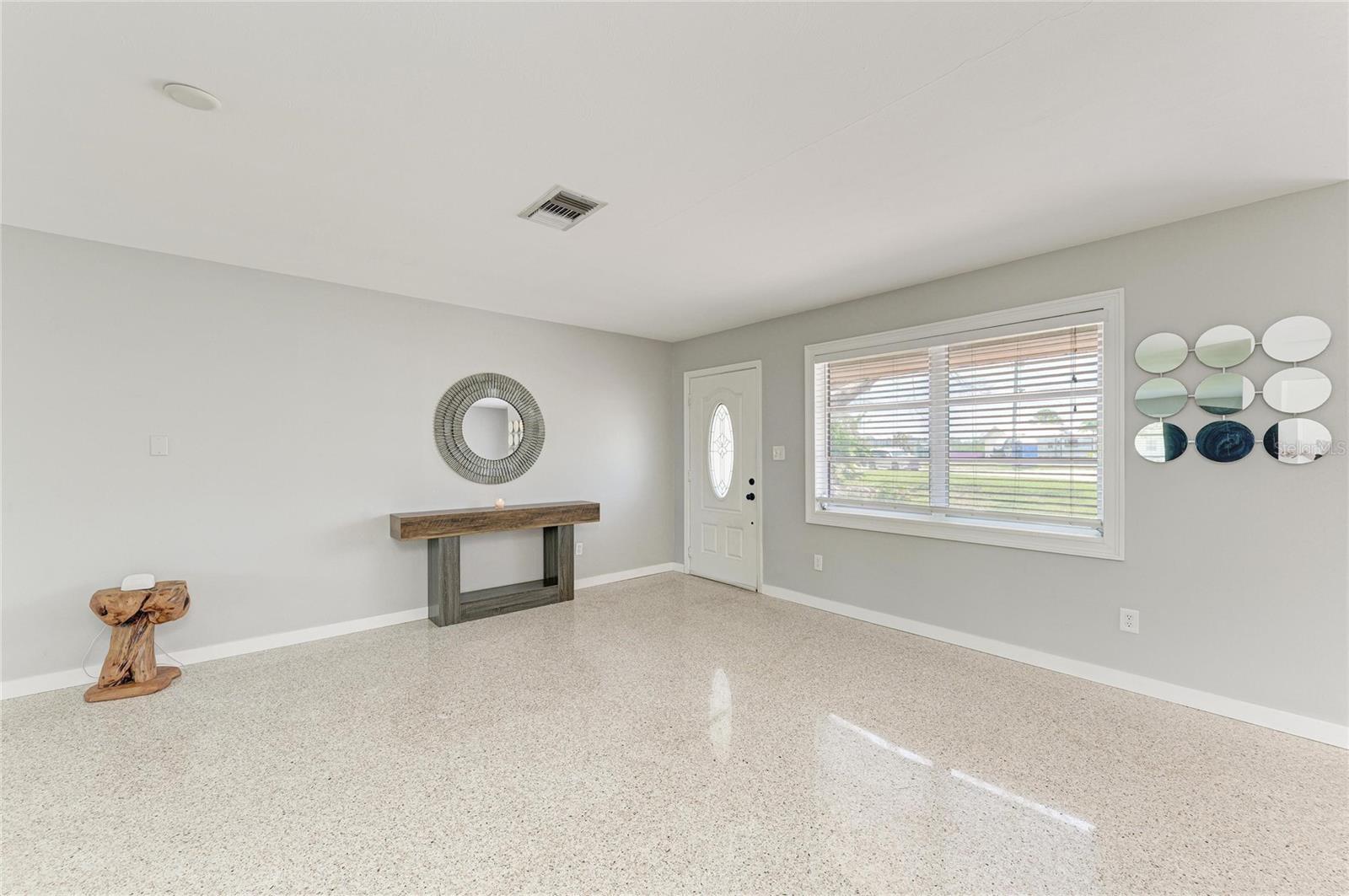 302 DONA DR — photo 19