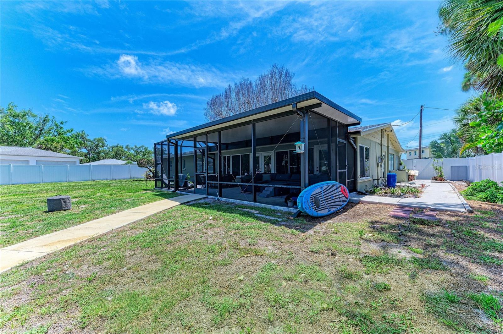 302 DONA DR — photo 37