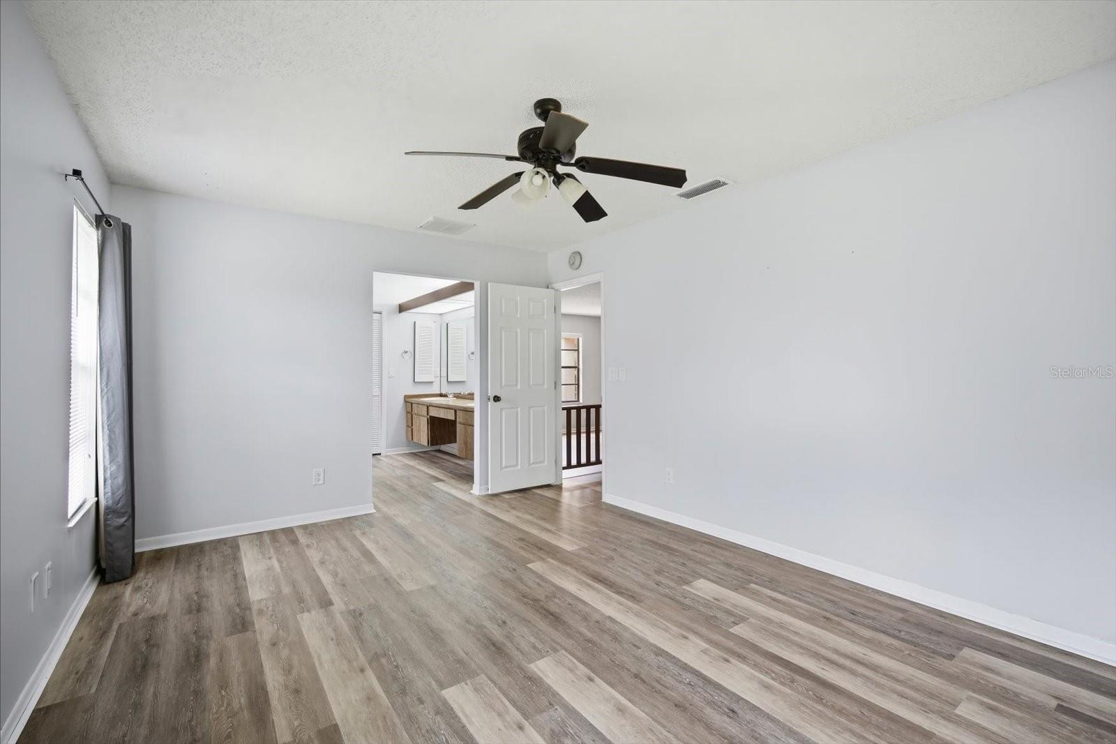 1405 LAUREL CT — photo 15