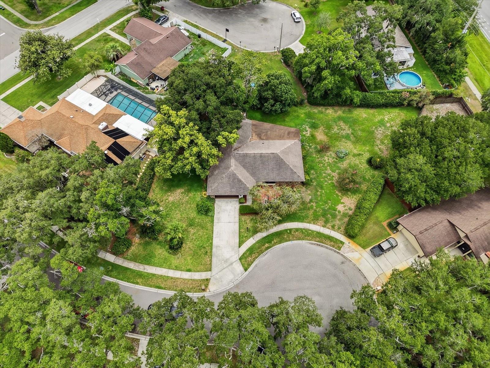 1405 LAUREL CT — photo 2