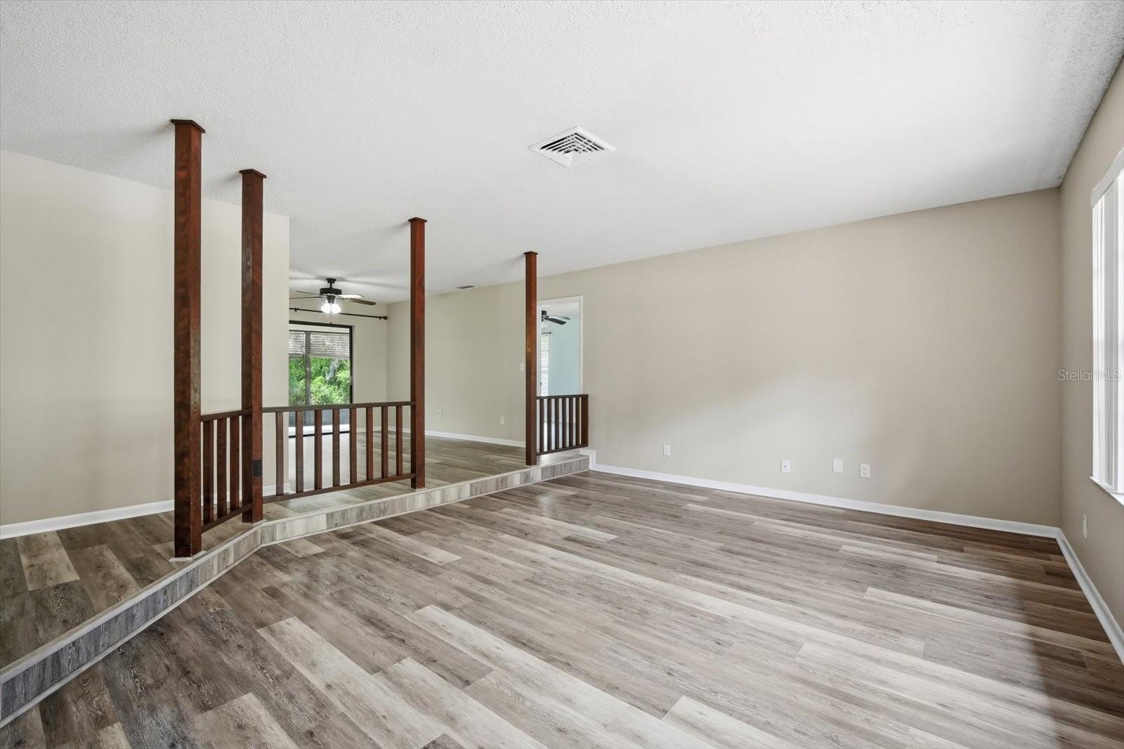 1405 LAUREL CT — photo 20