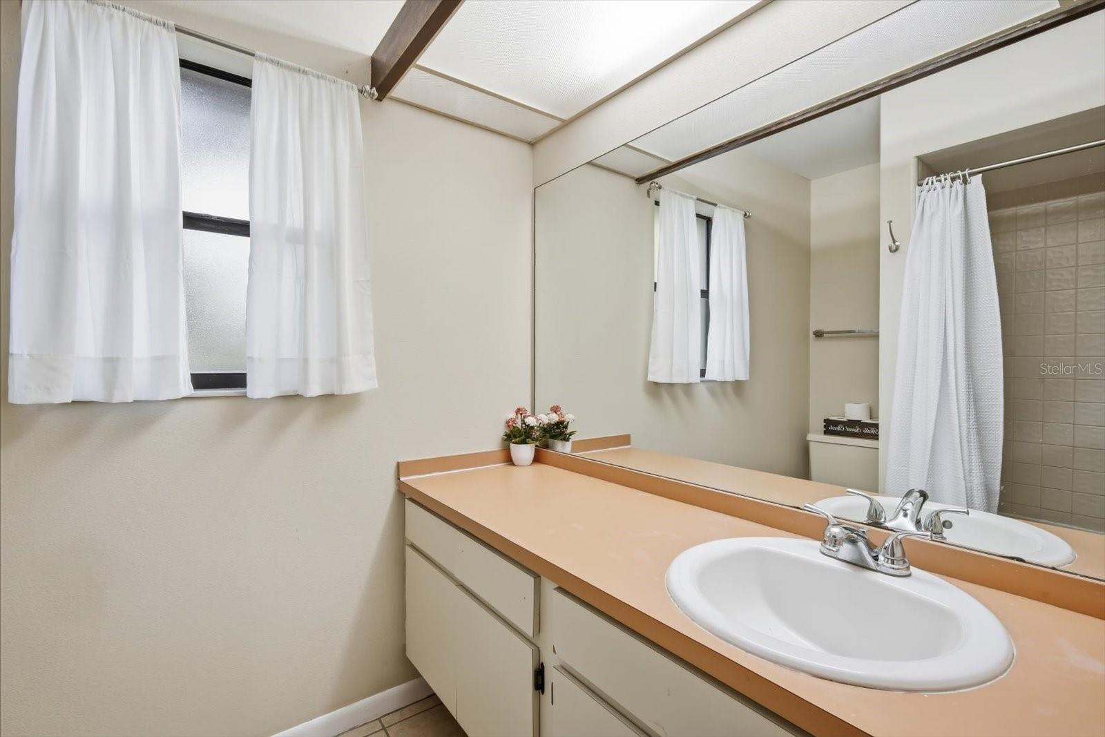 1405 LAUREL CT — photo 28