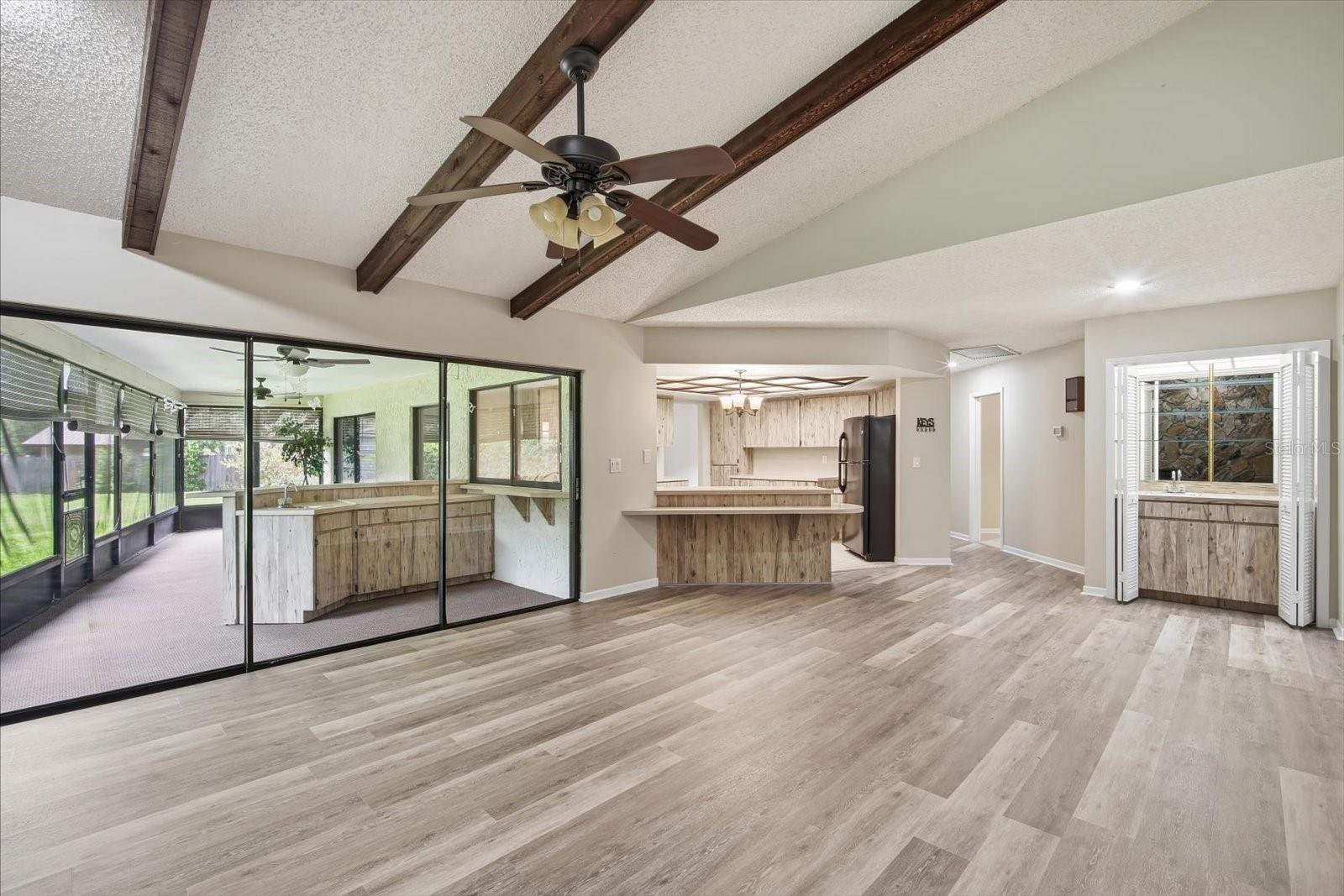 1405 LAUREL CT — photo 25