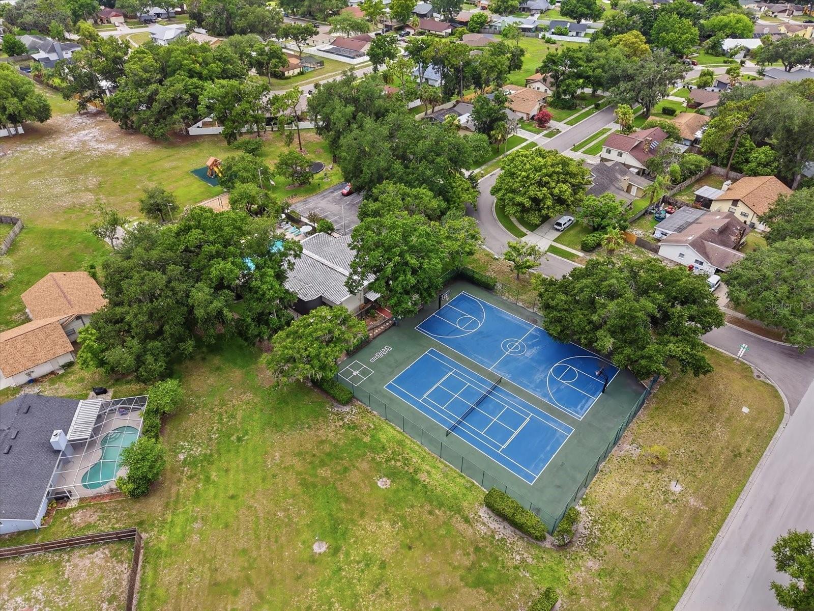 1405 LAUREL CT — photo 38