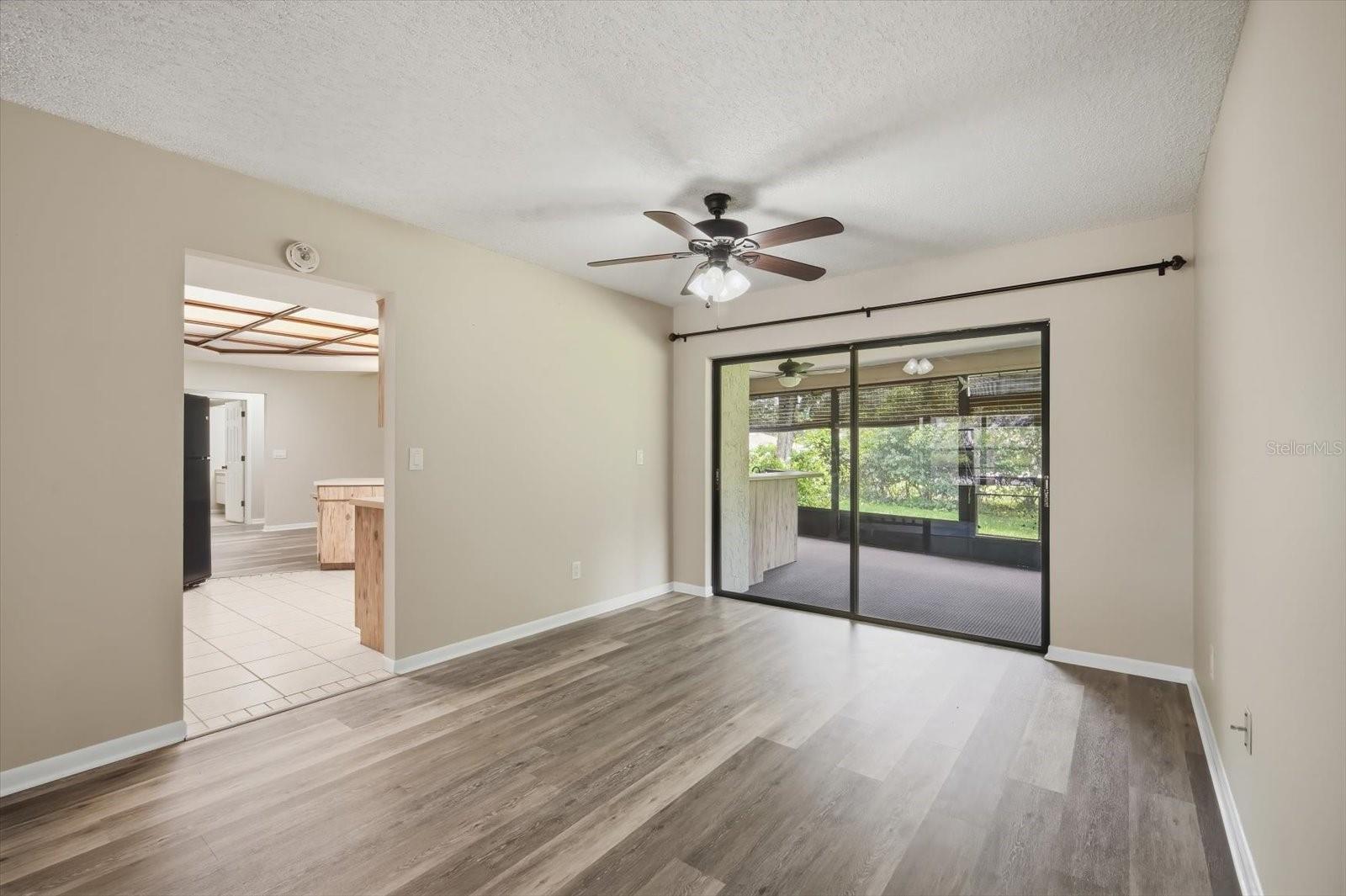 1405 LAUREL CT — photo 13