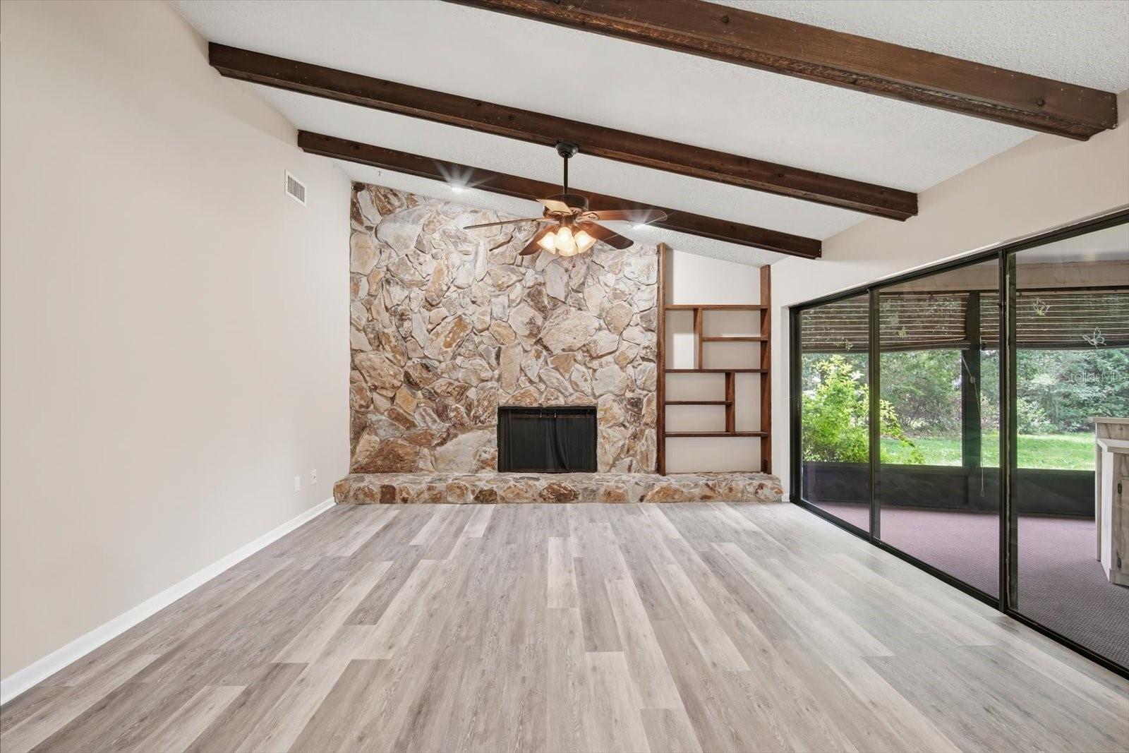 1405 LAUREL CT — photo 3