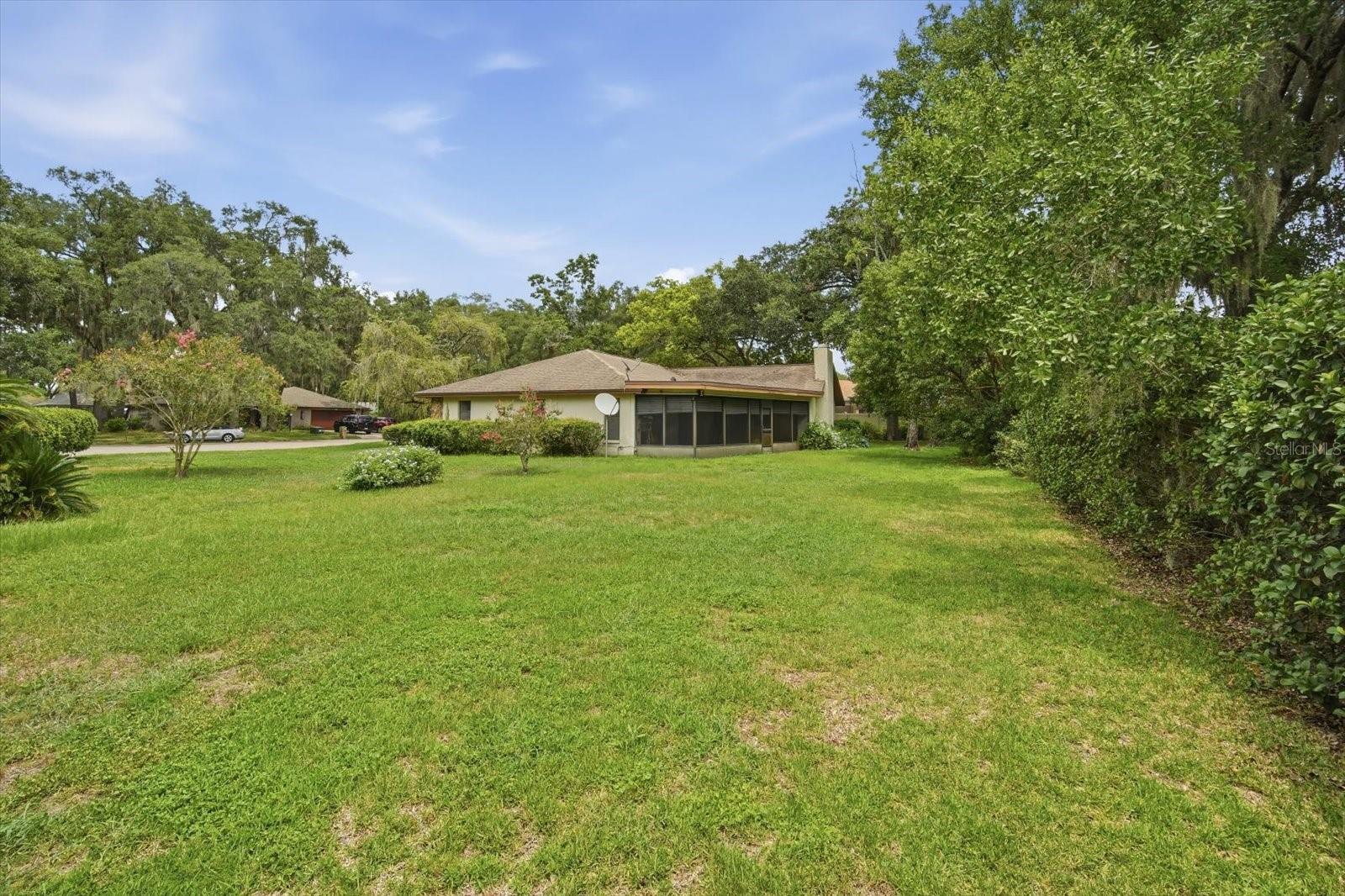 1405 LAUREL CT — photo 7