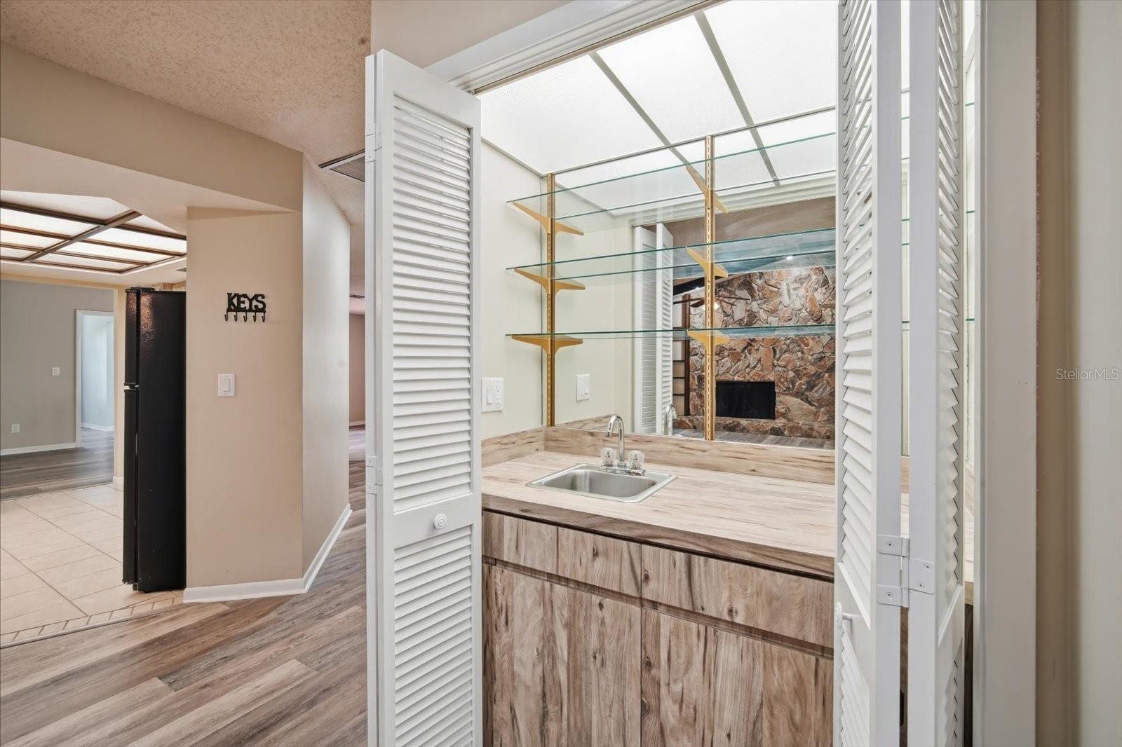 1405 LAUREL CT — photo 26