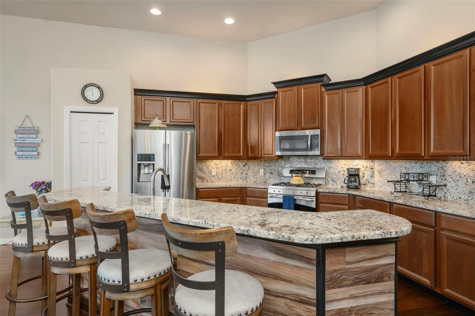 2307 SILVER TRUMPET CT — photo 4