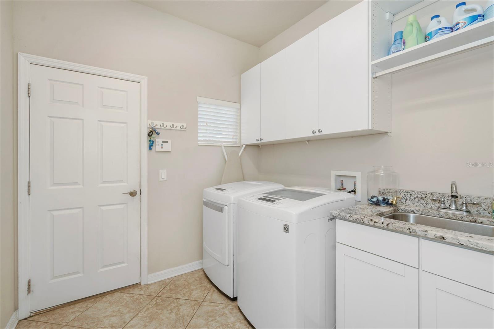 2307 SILVER TRUMPET CT — photo 22