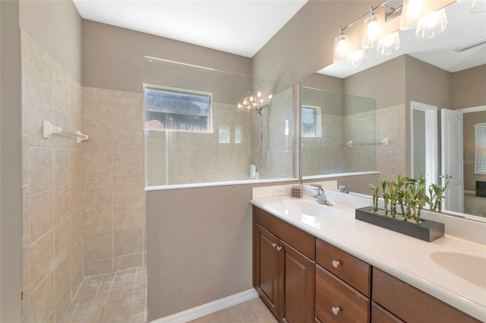 4930 NEWPORT NEWS CIR — photo 14