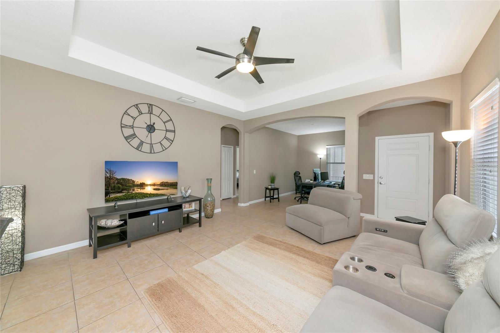 4930 NEWPORT NEWS CIR — photo 3