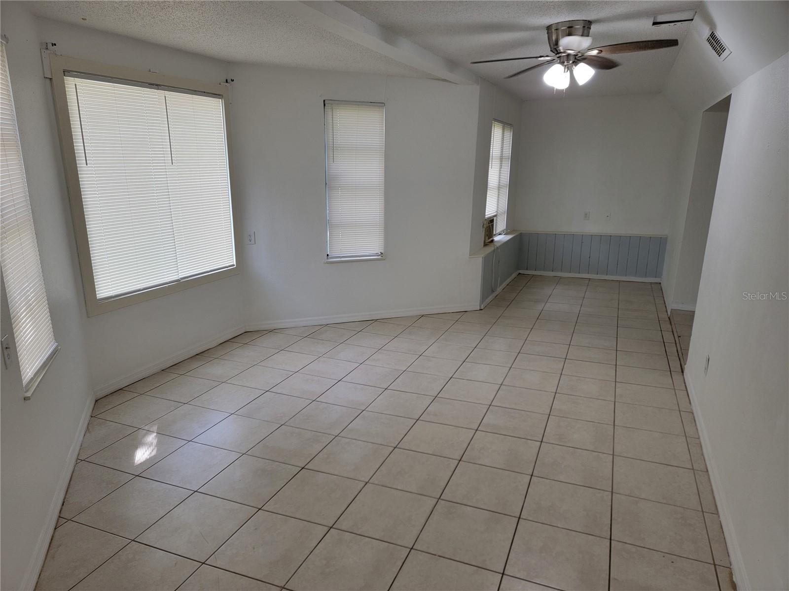 1375 MYRTLE ST — photo 13