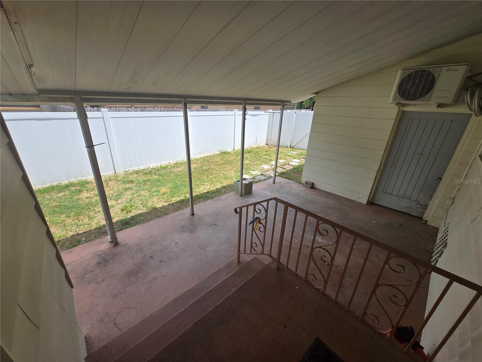 146 NE MADISON CIR N — photo 22
