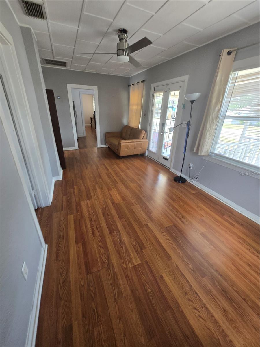 146 NE MADISON CIR N — photo 10