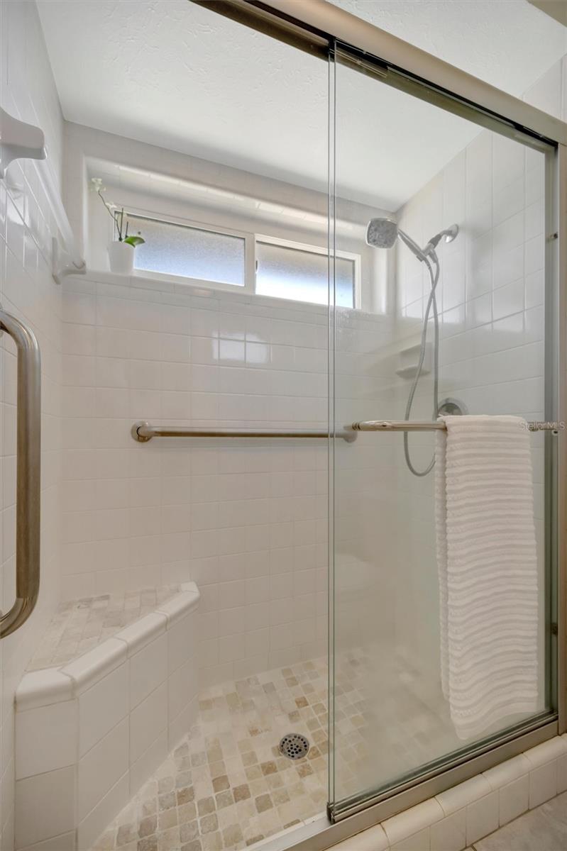 5729 AUGUSTA CIR — photo 39