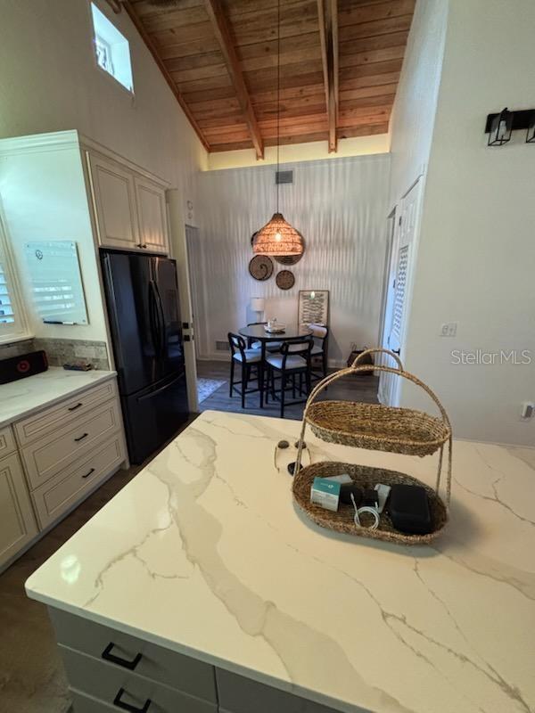 525 LEXINGTON ST — photo 11