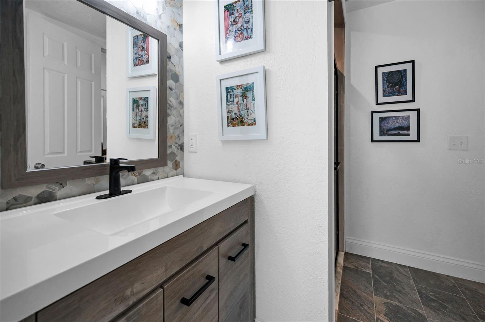 525 LEXINGTON ST — photo 23