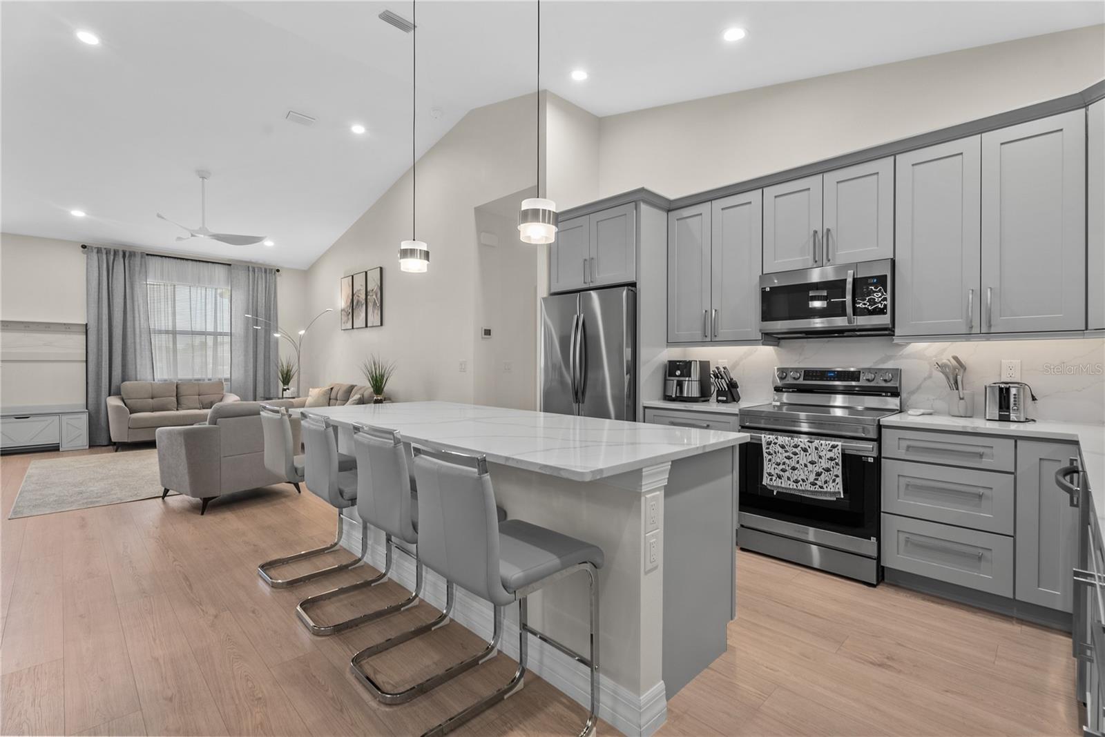 12125 MADRID AVE — photo 18