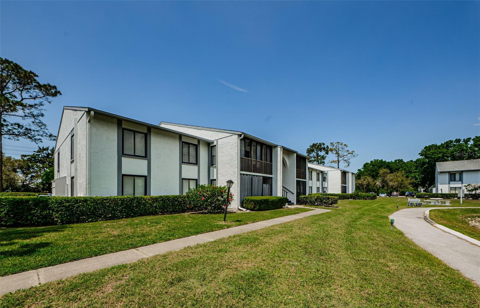 1151 PINE RIDGE CIR W #F1 — photo 3