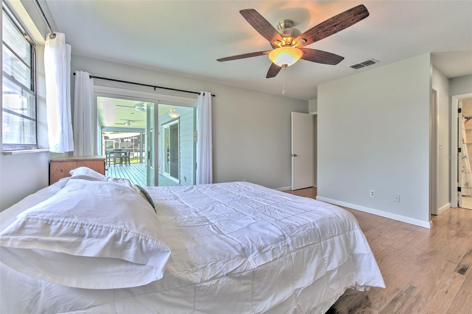 2459 SHOREWOOD LN — photo 21