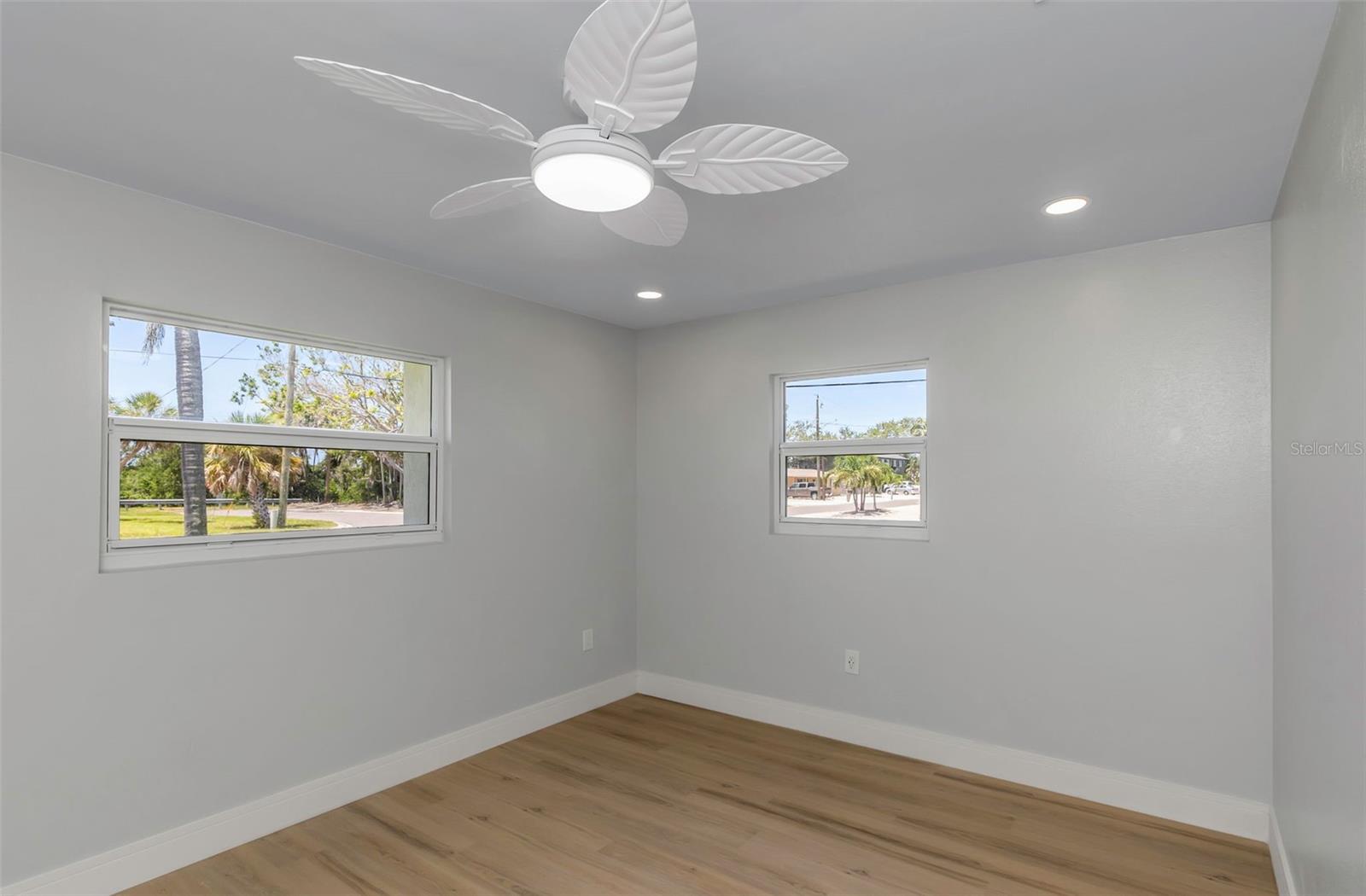 10216 SPOONBILL RD E — photo 34