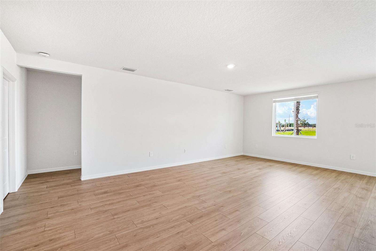13684 UMBER FOREST ST — photo 6