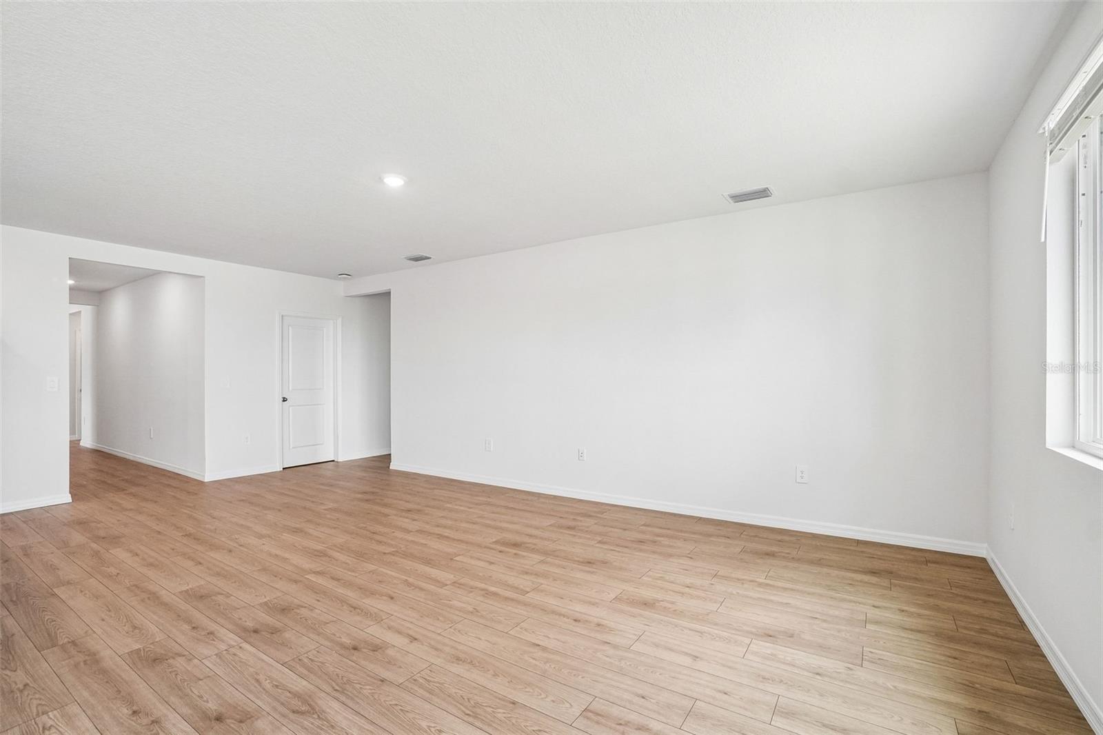 13684 UMBER FOREST ST — photo 8