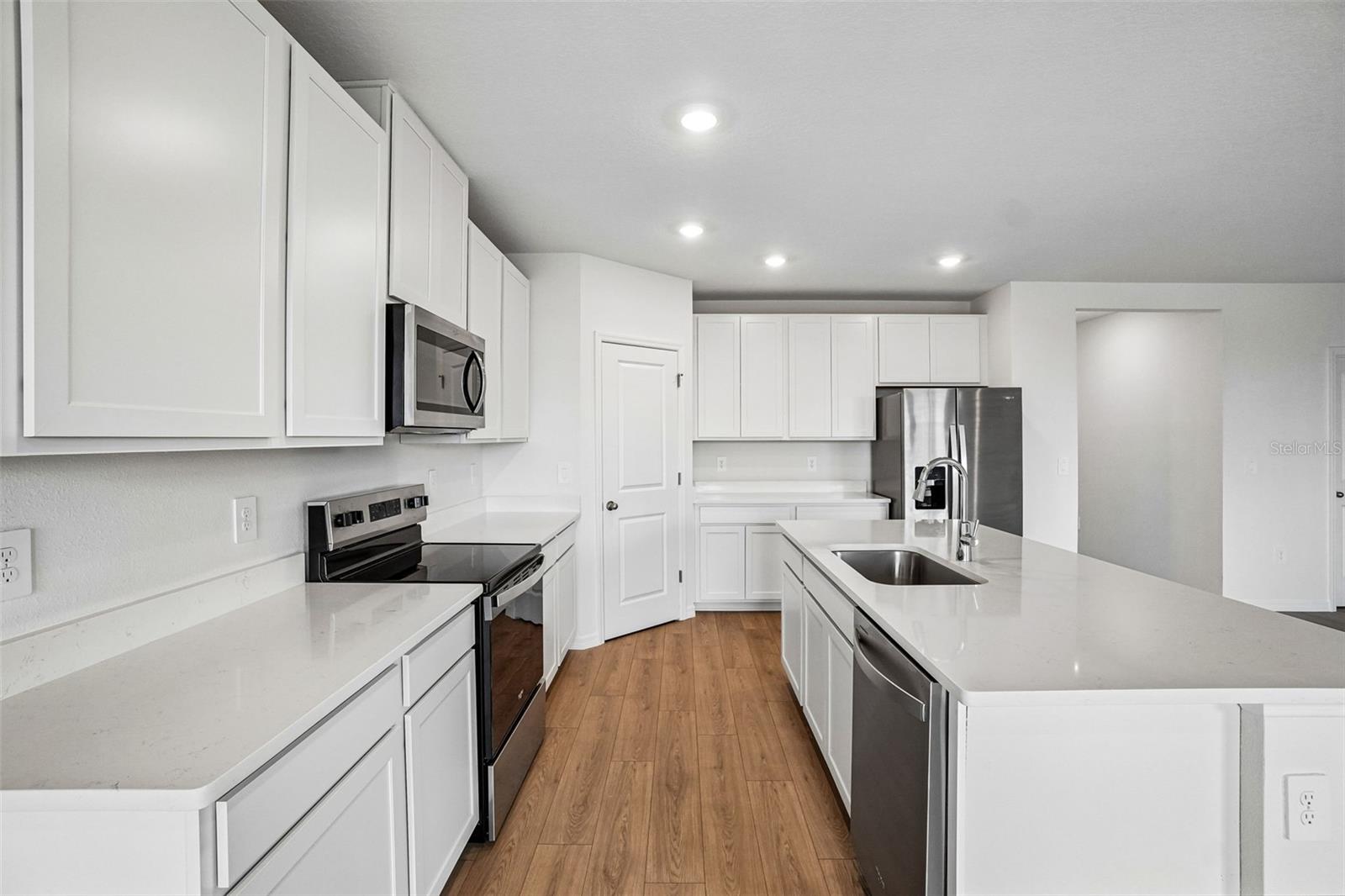 13684 UMBER FOREST ST — photo 18